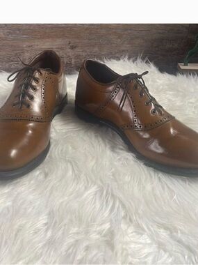 Classic Men's Brown Lace-Up Oxford Shoes